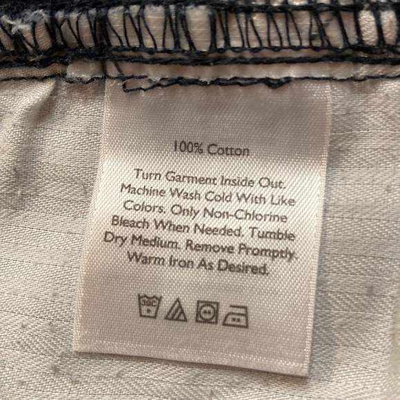 Shorts - Picture 6 of 6